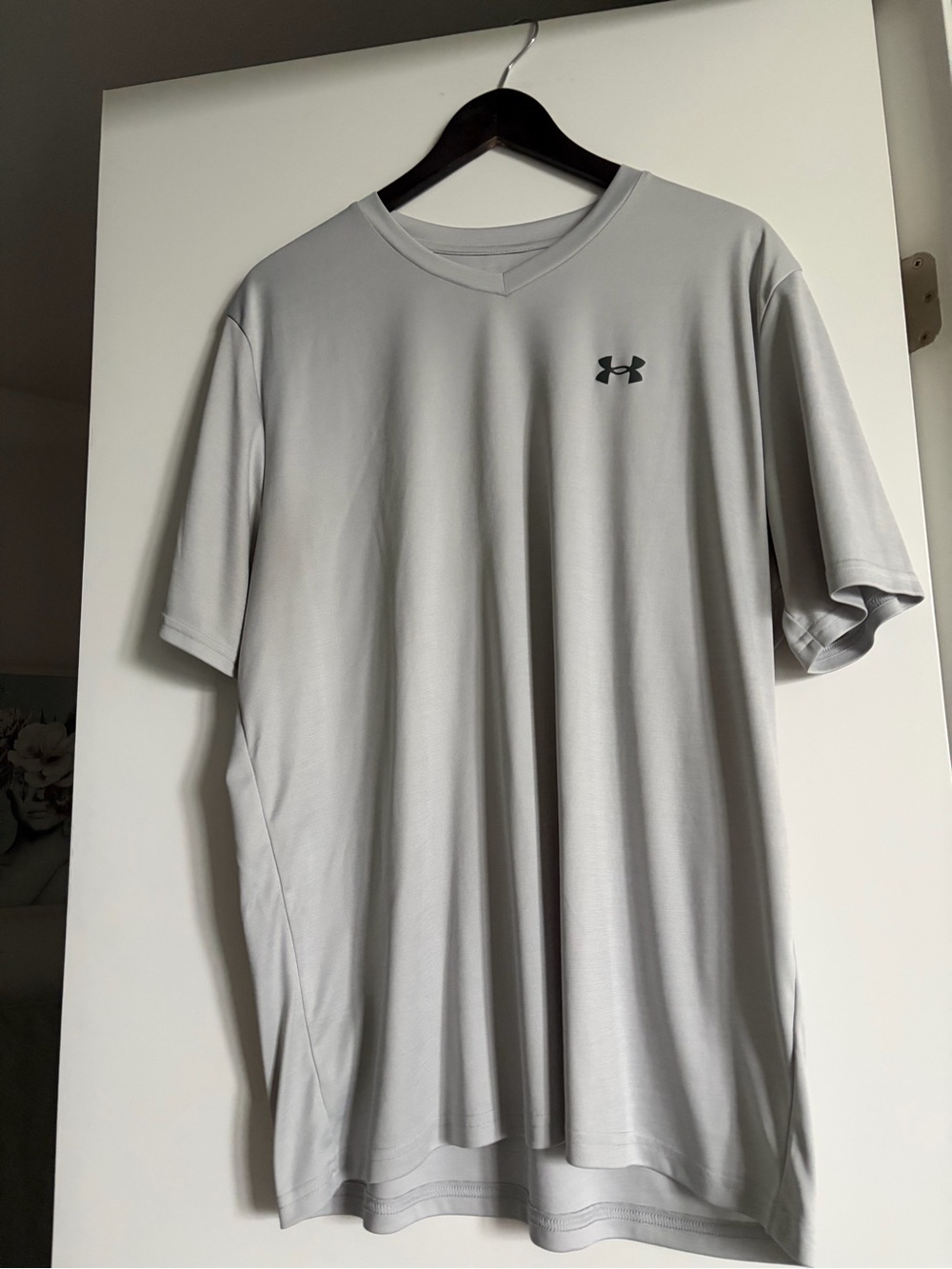 Under Armour Light Gray Short Sleeve Athletic Tee